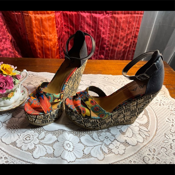 MIA Multicolor Patterned Platform Wedges - Picture 7 of 16